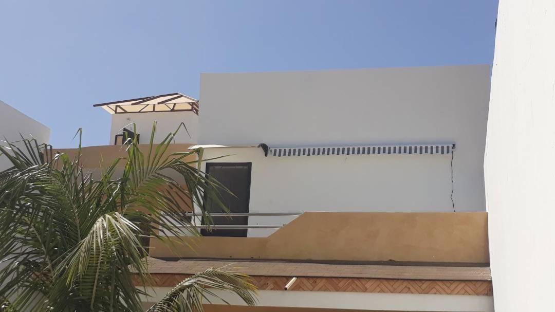 Saly - Villa Kage 6 Chambres -Clim-Wifi-Eau Chaude-Billard-Babyfoot-Ping Pong-Canal - Electricite Non Comprise Ngoại thất bức ảnh