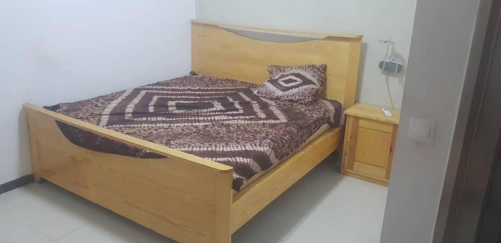 Saly - Villa Kage 6 Chambres -Clim-Wifi-Eau Chaude-Billard-Babyfoot-Ping Pong-Canal - Electricite Non Comprise Ngoại thất bức ảnh