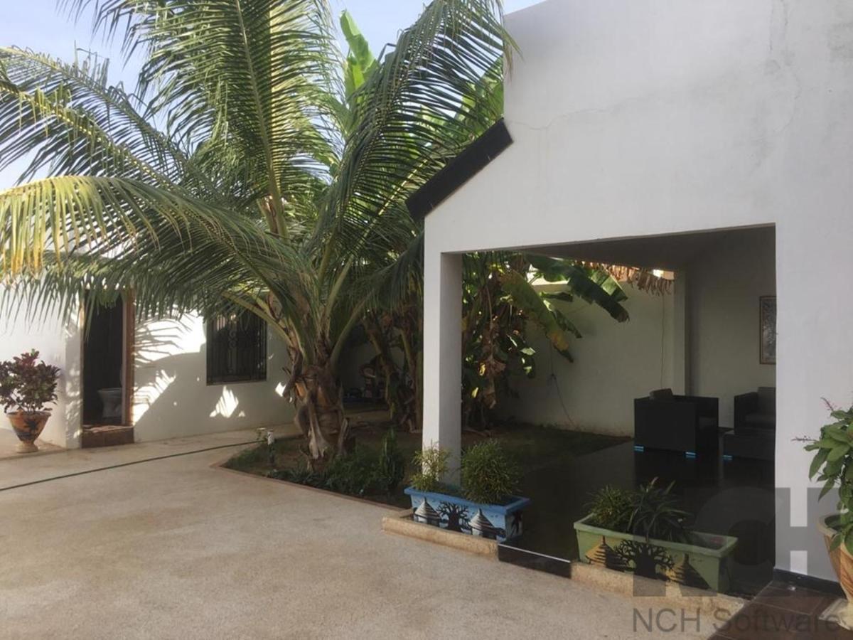Saly - Villa Kage 6 Chambres -Clim-Wifi-Eau Chaude-Billard-Babyfoot-Ping Pong-Canal - Electricite Non Comprise Ngoại thất bức ảnh